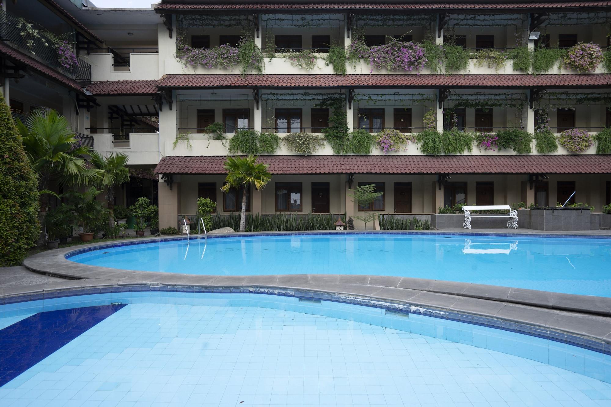 Kejayan Cakra Kembang Hotel מראה חיצוני תמונה