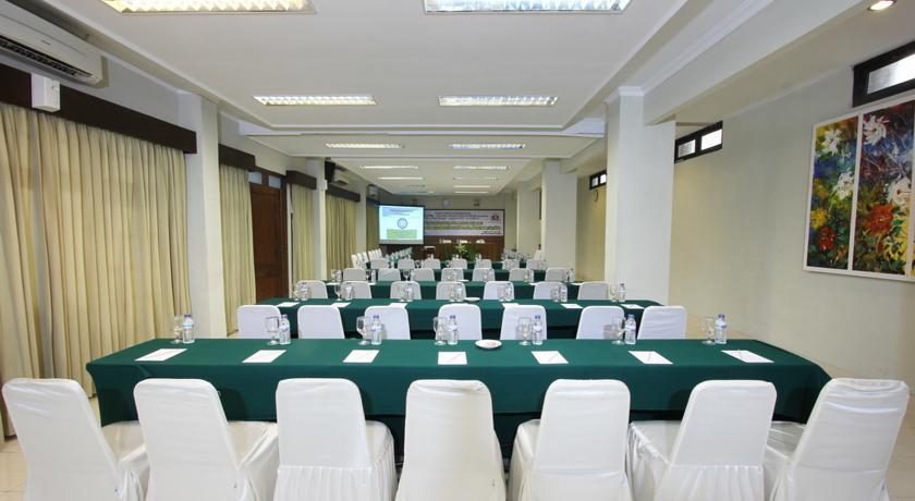 Kejayan Cakra Kembang Hotel מראה חיצוני תמונה