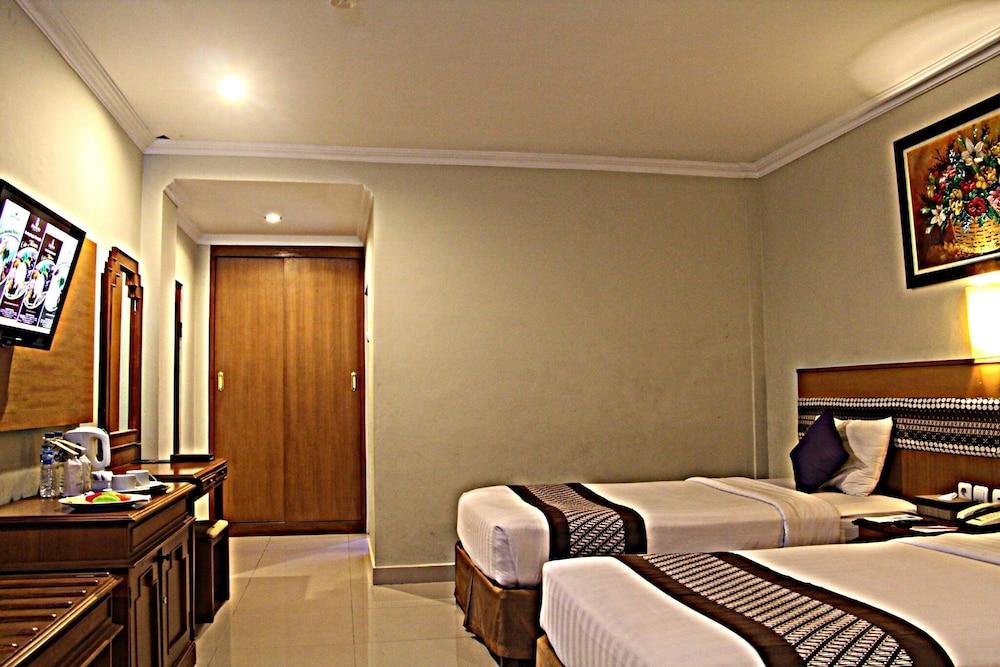 Kejayan Cakra Kembang Hotel מראה חיצוני תמונה