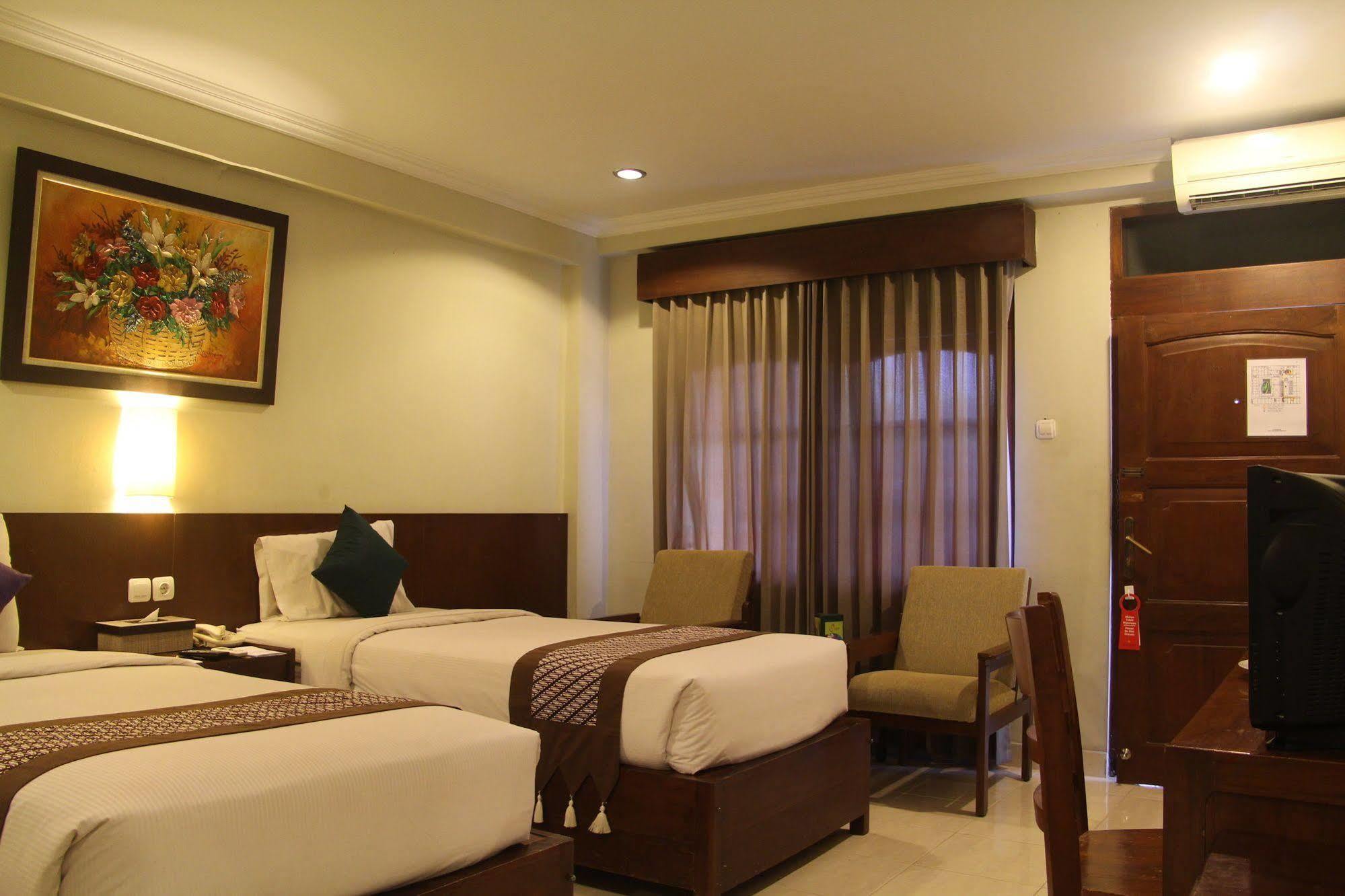 Kejayan Cakra Kembang Hotel מראה חיצוני תמונה
